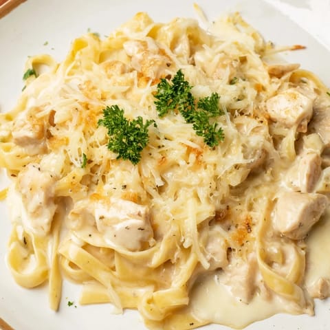 Chicken Fettuccine Alfredo Bake