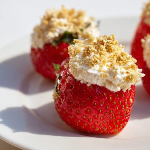 Cheesecake Stuffed Strawberries